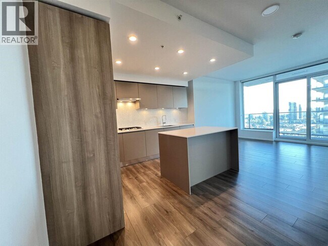 3809 Evergreen Pl in Burnaby, BC - Building Photo - Building Photo