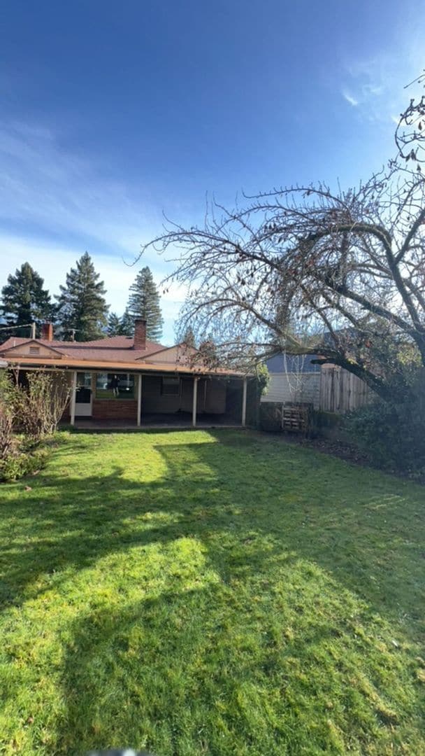 1230 NW Washington Blvd in Grants Pass, OR - Building Photo - Building Photo