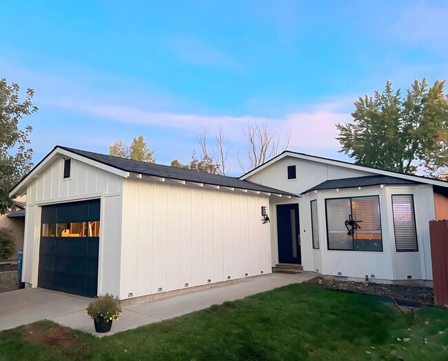property at 6949 W Gillis Dr