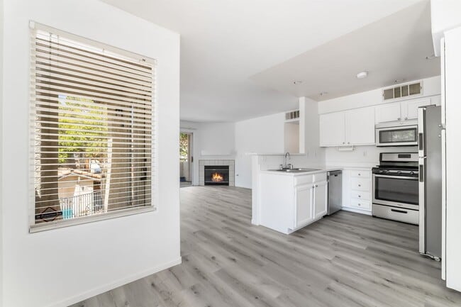 property at 3059 Key Largo Dr