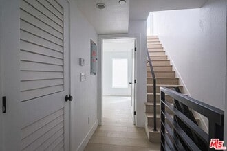 11810 Gilmore St in Los Angeles, CA - Building Photo - Building Photo