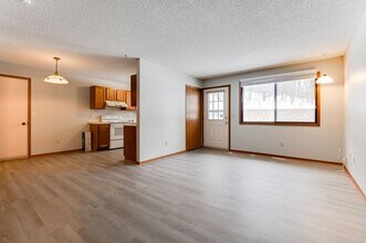 7541 Villa Ct in Eden Prairie, MN - Building Photo - Building Photo