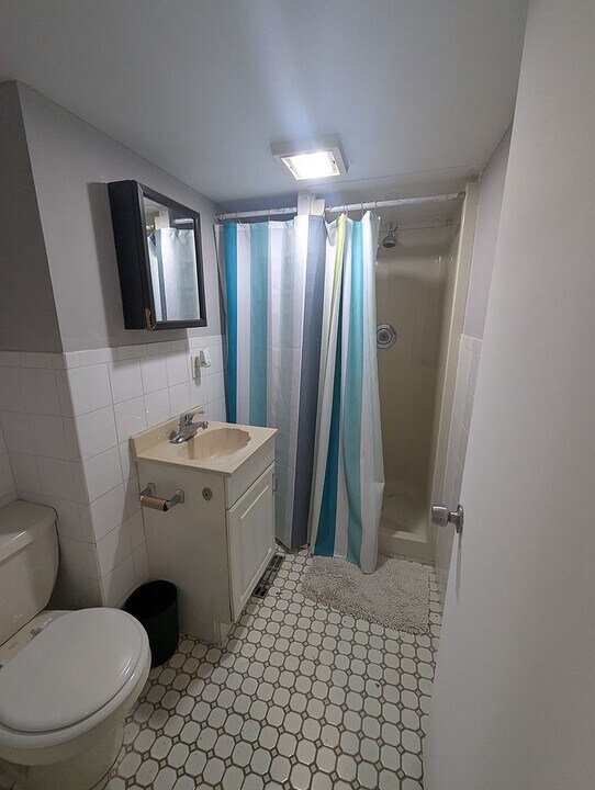 517 W Curtis St in Linden, NJ - Building Photo