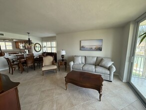 897 Collier Ct in Marco Island, FL - Building Photo - Building Photo