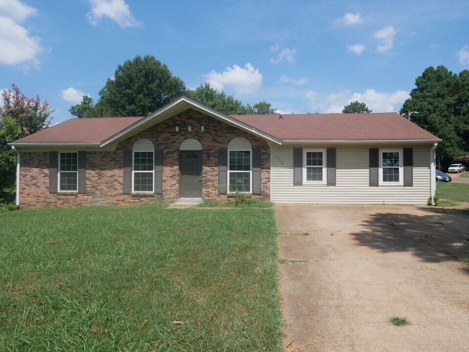 1750 Brown Cove in Southaven, MS - Building Photo