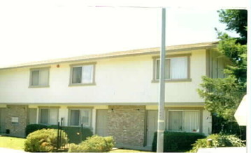 Herbert St Apartments in Santa Rosa, CA - Building Photo - Building Photo