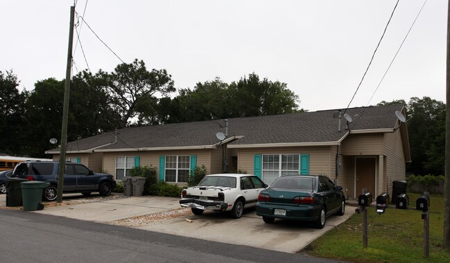 8484 Kipling St in Pensacola, FL - Foto de edificio - Building Photo