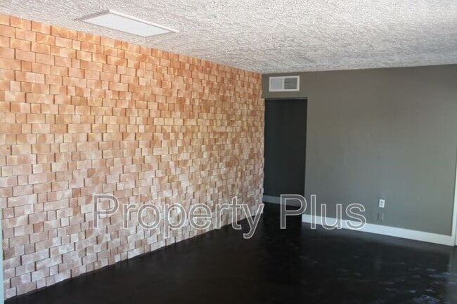 property at 1228 S McKemy St