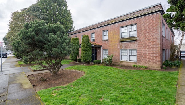 2214 Broadway St in Vancouver, WA - Foto de edificio - Building Photo