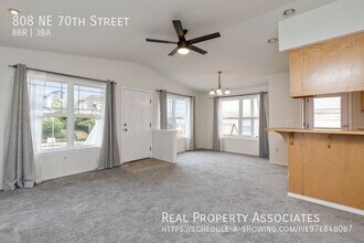 808 NE 70th St in Seattle, WA - Building Photo - Building Photo