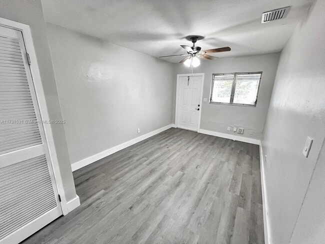 226 SW 6th St, Unit A in Dania Beach, FL - Building Photo - Building Photo