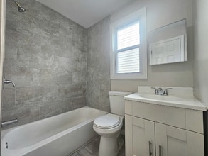 137 Wilkinson Ave in Jersey City, NJ - Foto de edificio - Building Photo