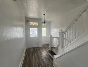 1425 Methyl St, Unit 2 in Pittsburgh, PA - Building Photo - Building Photo