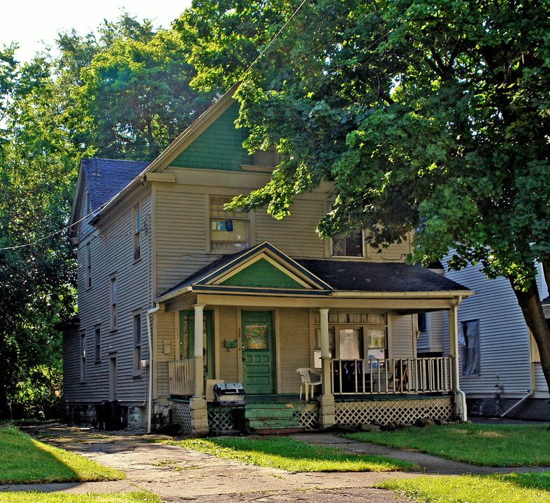 845 Ohio Ave in Youngstown, OH - Building Photo