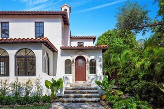 5916 NE 6th Ave in Miami, FL - Building Photo - Building Photo