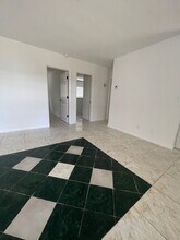 208 NW 43rd Ct in Oakland Park, FL - Building Photo - Building Photo