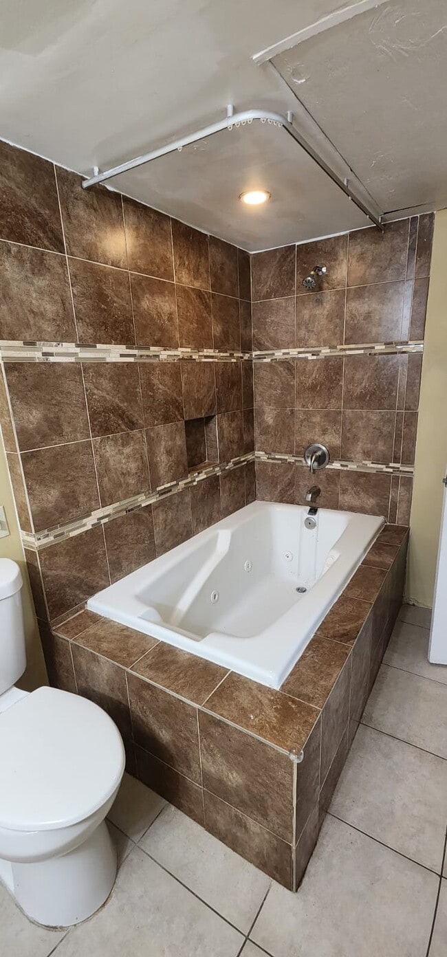 17440 NW 67th Pl, Unit I in Hialeah, FL - Building Photo - Building Photo