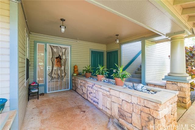 property at 95-1527-1527 ?Ainamakua Dr