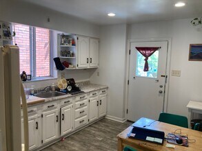 828 Collins St in Pittsburgh, PA - Building Photo - Building Photo