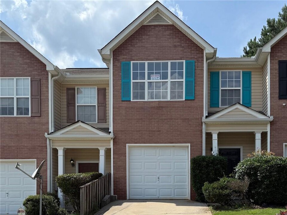 5481 Sierra Tr in College Park, GA - Building Photo