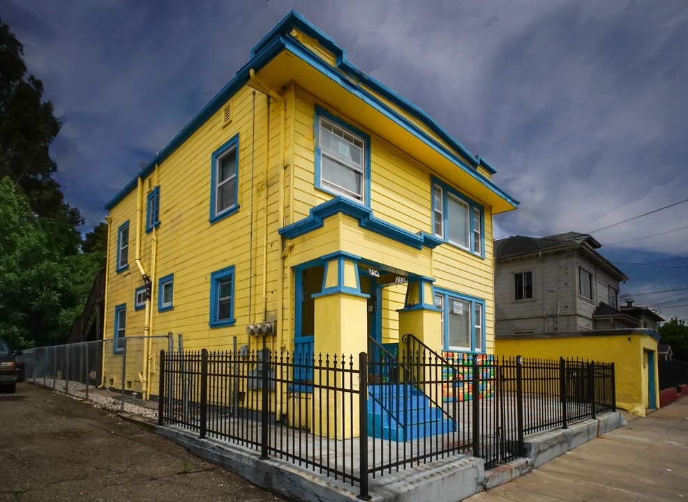 754 47th St in Oakland, CA - Building Photo