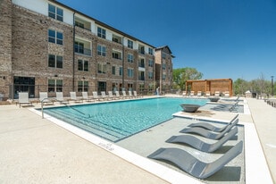 Marlowe Corinth Groves in Corinth, TX - Building Photo