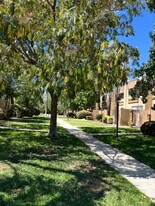 43711 Challenger Way in Lancaster, CA - Building Photo