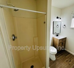 1983-1999 Hartnell Ave in Redding, CA - Building Photo - Building Photo