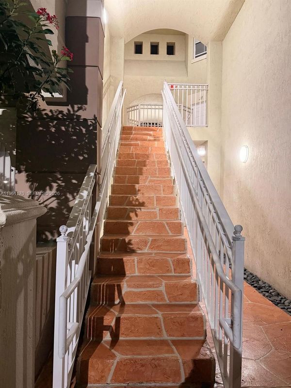 8970 W Flagler St in Miami, FL - Foto de edificio - Building Photo