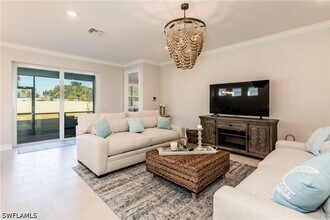 267 Tamarindo Ln in Naples, FL - Building Photo - Building Photo