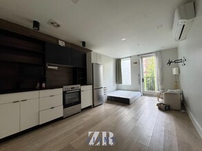 727 DeKalb Ave in Brooklyn, NY - Building Photo - Building Photo