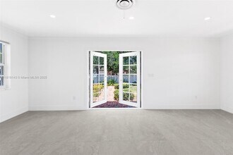 2070 NE 54th Ct in Fort Lauderdale, FL - Building Photo - Building Photo
