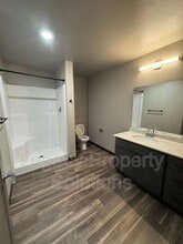 220 E Greenfield Ln in Bismarck, ND - Building Photo - Building Photo
