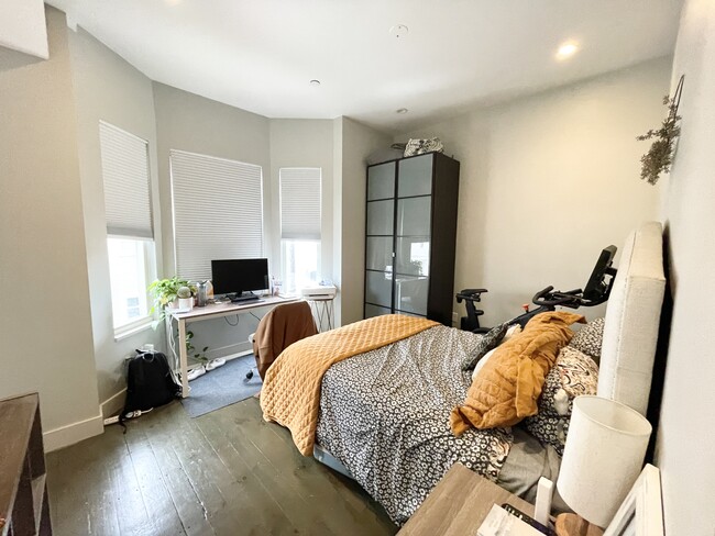 24 Washburn St, Unit 2 in Boston, MA - Building Photo - Building Photo