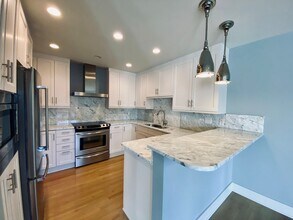 221 W 48th St in Kansas City, MO - Building Photo - Building Photo