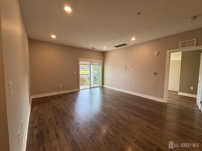518 Tavern Rd in Monroe Township, NJ - Building Photo - Building Photo