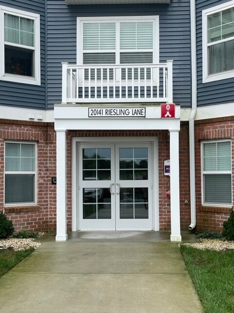 20141 Riesling Ln, Unit 406 in Lewes, DE - Building Photo