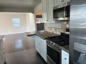 7152 Mohawk St in San Diego, CA - Building Photo - Building Photo