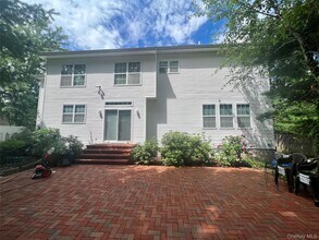 39 Independence Way in Miller Place, NY - Building Photo - Building Photo