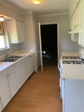 679 Edgeglen Dr in Dallas, TX - Building Photo - Building Photo