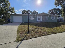 9310 Marler Rd in Spring Hill, FL - Building Photo