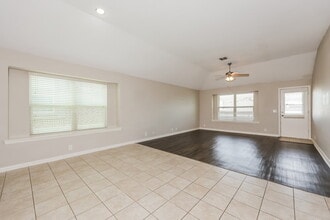 4929 Lemon Grove Dr in Fort Worth, TX - Foto de edificio - Building Photo