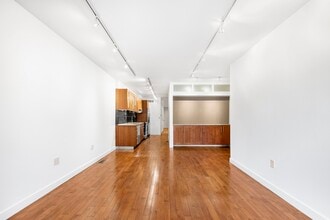 532 S 15th St, Unit A in Philadelphia, PA - Building Photo - Building Photo