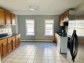 324 Washington St in New Britain, CT - Building Photo - Building Photo