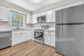 4909 SE 71st Ave in Portland, OR - Building Photo - Building Photo