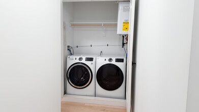 325 Union Blvd in Totowa, NJ - Foto de edificio - Building Photo