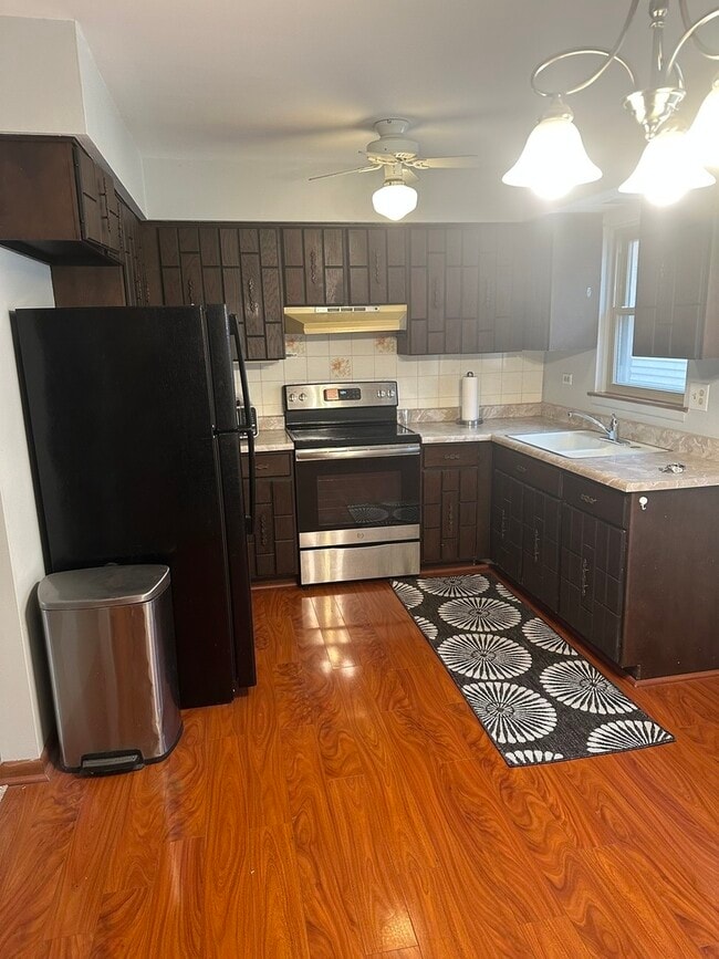 2113 W Montrose Ave in Chicago, IL - Building Photo - Building Photo