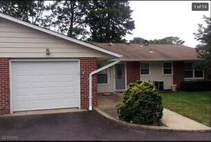 865A Inverness Ct, Unit 865A in Lakewood, NJ - Building Photo