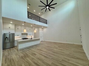 5914 S Bellview Rd in Rogers, AR - Building Photo - Building Photo