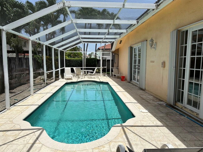 15763 SW 99th Terrace in Miami, FL - Building Photo - Building Photo